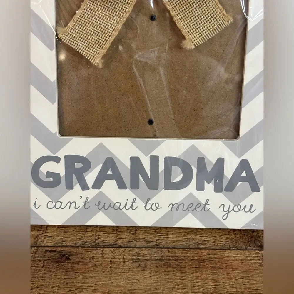 Sonogram Frame For Grandma by Pearhead “I Can't Wait to Meet You Grandma” 7”x7”